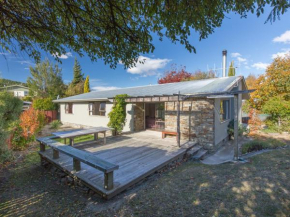 Kowhai Cottage - Wanaka Holiday Home